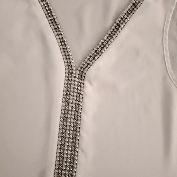 White silky shirt with jewels around the V neck line - Picture 2 of 3